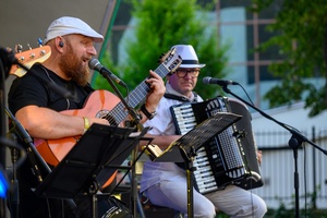 ZDEARZENIA 2024 - Gala Nagród Miasta Tarnowa - Na scenie zespół Dzień Dobry