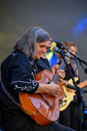 ZDEARZENIA 2024 - Gala Nagród Miasta Tarnowa - Na scenie zespół Dzień Dobry