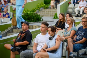 ZDEARZENIE 2024 - Koncert: YASNO, MEEK, OH WHY? - Publiczność zgromadzona w Amfiteatrze