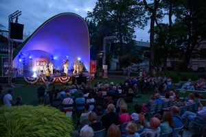 Starówka Jazz Festival - 05.07.2024 r. - Koncert zespołu Topside Band (USA). Widownia Amfiteatru.