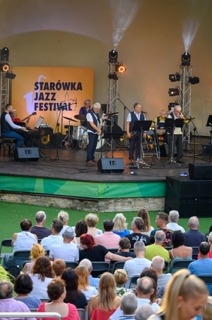 Starówka Jazz Festival - 12.07.2024 r. - Koncert zespołu. Widownia Amfiteatru.