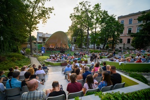 Starówka Jazz Festival - 12.07.2024 r. - Koncert zespołu. Widownia Amfiteatru.