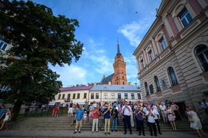 Starówka Jazz Festival - 12.07.2024 r. - Parada nowoorleańska. Muzycy wraz z publicznością.