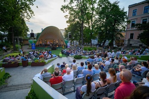Starówka Jazz Festival - 12.07.2024 r. - Koncert zespołu. Widownia Amfiteatru.