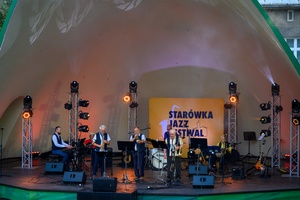Starówka Jazz Festival - 12.07.2024 r. - Koncert zespołu. Widownia Amfiteatru.