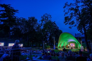 Starówka Jazz Festival - 12.07.2024 r. - Koncert zespołu. Widownia Amfiteatru.