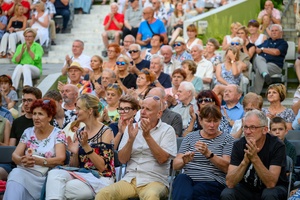 Starówka Jazz Festival - 19.07.2024 r. - Koncert zespołu Leliwa Jazz Band. Widownia Amfiteatru.