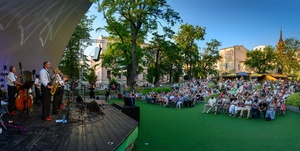 Starówka Jazz Festival - 19.07.2024 r. - Koncert zespołu Leliwa Jazz Band. Widownia Amfiteatru.