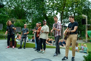 Był Sobie Blues - 2.08.2024 - Kraków Street Band wśród publiczności