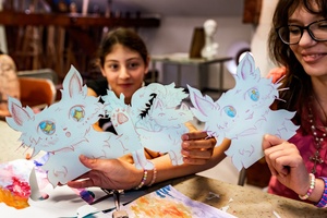 Wakacje z otwARTą: Warsztaty animacji poklatkowej - Uczestnicy podczas warsztatów - praca nad animacją.