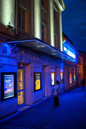 100 lat Marzenia: Wernisaż wystawy „Marzenie (nie)oczywiste” - Wejście do kina Marzenie