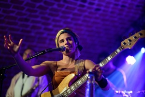 Jazzowa Jesień: Kinga Głyk - Kinga Głyk na scenie tarnowskich Piwnic TCK