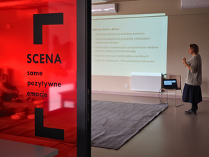 Tu mamy spotkamy: Słuch dziecka - Prelegentka Wiesia Kobis.