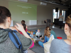 Tu mamy spotkamy: Słuch dziecka - Słuchaczki podczas spotkania.