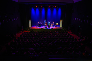 Jazzowa jesień - Janusz Szrom prezentuje: „Andrzej Zaucha — Songbook” - Janusz Szrom z zespołem wykonujący utwory z repertuaru Andrzeja Zauchy