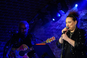 Koncert świąteczny: Mika Urbaniak & Victor Davies - Mika Urbaniak & Victor Davies na scenie Piwnic TCK