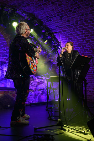 Koncert świąteczny: Mika Urbaniak & Victor Davies - Mika Urbaniak & Victor Davies na scenie Piwnic TCK