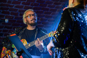 Koncert świąteczny: Mika Urbaniak & Victor Davies - Mika Urbaniak & Victor Davies na scenie Piwnic TCK