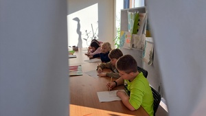 Kreatywne warsztaty - Zwierzyniec - Uczestnicy podczas warsztatów.