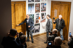 Wernisaże dzień po dniu: Tomasz Milcewicz / Krzysztof Madej - Publiczność podczas otwarcia wystawy