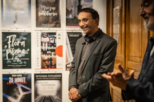 Wernisaże dzień po dniu: Tomasz Milcewicz / Krzysztof Madej - Tomasz Milcewicz podczas wystawy