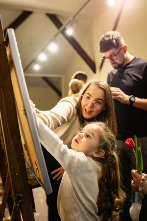 Wystawa semestralna Studio Art - Kropka, kreska, plama - Uczestnicy wernisażu