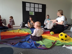 Muzyka dla smyka - Uczestnicy podczas zajęć.