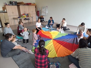 Muzyka dla smyka - Uczestnicy podczas zajęć.