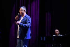 Rozmarzone poranki: Nowe przygody Misia Uszatka - Sławomir Ramian śpiewający utwór "Miś Uszatek"