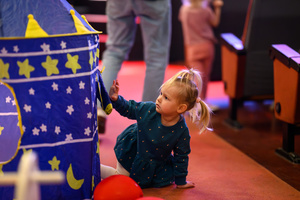 Rozmarzone poranki: Nowe przygody Misia Uszatka - Uczestnicy Rozmarzonych poranków w sali kina Marzenie