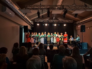 Koncert wiosenny zespołu STOLAT oraz obrady Tarnowskiej Rady Seniorów - Zespół STOLAT podczas koncertu