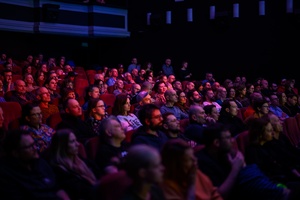 Koncert: Fisz Emade Tworzywo - Tarnowska publiczność zasłuchana w koncercie