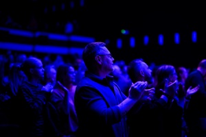 Koncert: Fisz Emade Tworzywo - Tarnowska publiczność owacjami na stojąco nagradza zespół brawami