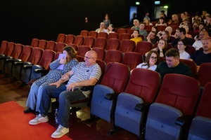 39. TNF - Dzień 2 (31.05.2025) - Widzowie w sali kinowej w oczekiwaniu na film