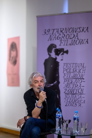 39. TNF: Dzień 4 (2.06.2025) - Jerzy Armata odpowiadający na pytania publiczności podczas spotkania "Anima. Mistrzowie polskiej animacji" w Galerii TCK