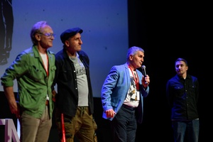 39. TNF: Dzień 5 (3.06.2025) - Na scenie Marzenia scenarzysta Rafał Lipski, aktor Andrzej Chyra i Waldemar Kulej zapraszający widzów na projekcję