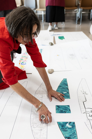 „Kompozycja miejska” - warsztaty ceramiczne - Uczestnicy warsztatów podczas pracy