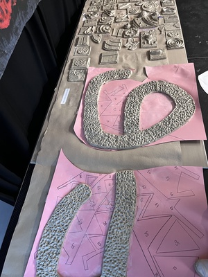 „Kompozycja miejska” - warsztaty ceramiczne - Kafelki ceramiczne