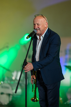 Starówka Jazz Festival 2025 - Koncert II - Leliwa Jazz Band & Wojciech Kamiński na scenie amfiteatru letniego