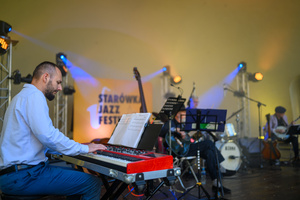 Starówka Jazz Festival 2025 - Koncert II - Old Boys Band na scenie amfiteatru letniego