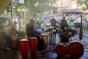 Starówka Jazz Festival 2025 - Koncert II - Old Boys Band na scenie amfiteatru letniego