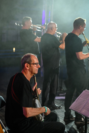 Starówka Jazz Festival 2025 - Koncert III - South Silesian Brass Band na scenie tarnowskiego amfiteatru
