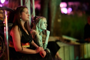 XX Był Sobie Blues: Natalia Sikora śpiewa Janis Joplin - Licznie zgromadzona publiczność w Amfiteatrze zasłuchana w piosenkach Janis Joplin w interpretacji Natalii Sikory i jej zespołu