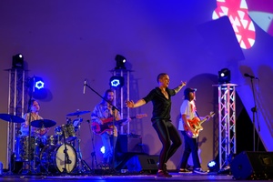 XX Był Sobie Blues: Natalia Sikora śpiewa Janis Joplin - Na amfiteatralnej scenie Natalia Sikora z zespołem