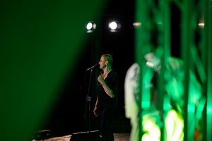 XX Był Sobie Blues: Natalia Sikora śpiewa Janis Joplin - Na amfiteatralnej scenie śpiewająca Natalia Sikora