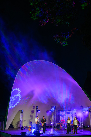 XX Był Sobie Blues: Clappton - A Tribute To Eric Clapton - Muszla koncertowa z perspektywy widowni a na scenie zespół Clappton