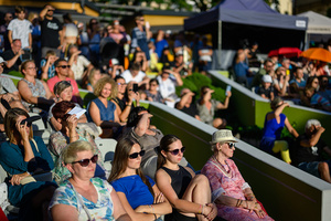 Koncert Polskiej Muzyki Rozrywkowej - Orkiestra Dęta Grupy Azoty S.A. i soliści - Licznie zgromadzona publiczność podczas koncertu