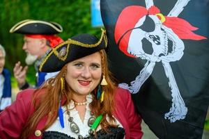 Szanty na Starówce: Kliper Marzenie, North Cape - Piraci z grupy rekonstrukcyjnej na terenie Amfiteatru