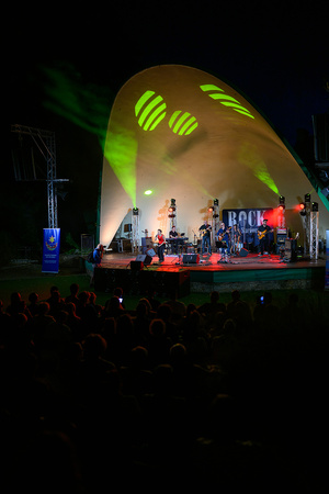 Rock na Starówce - Na scenie grający zespół Magdaleny Piwowarczyk