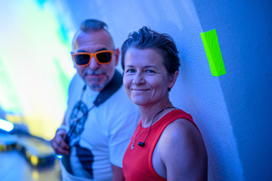 Rock na Starówce - Kuluarowo (od prawej): wokalistka Magdalena Piwowarczyk, saksofonista Marek Krupa